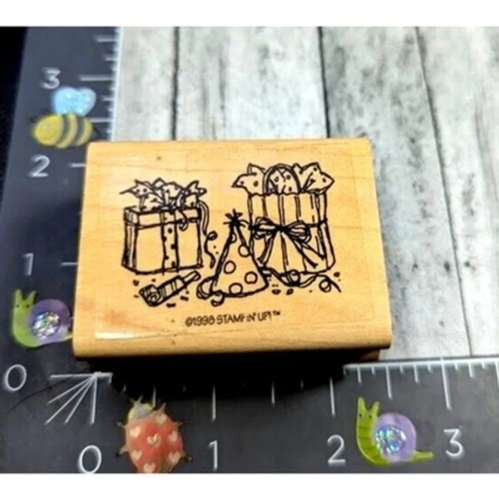 Stampin' Up! 1998 Gifts Presents Party Rubber Stamp Wood #A98